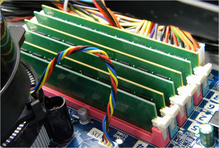 トリプルチャンネルのパソコン