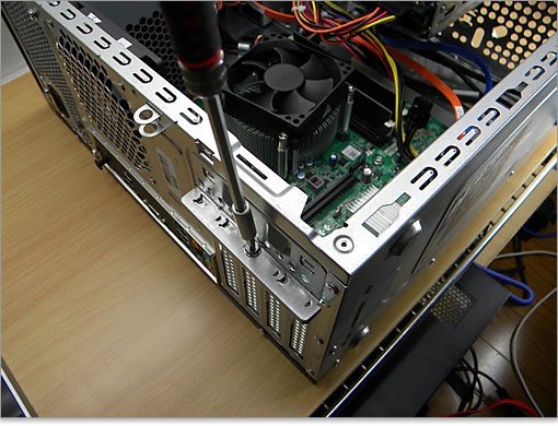 XPS 8300に独自で購入したグラフィックカード「NVIDIA GeForce GTX 460 」の搭載