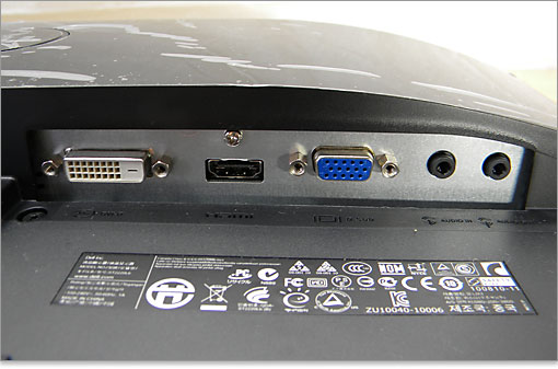 VGA、DVI-D（HDCP対応）、HDMI端子