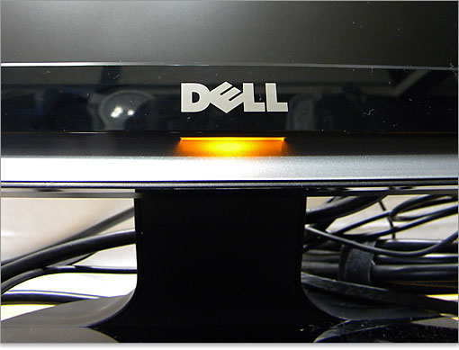 オレンジ色。DELL ST2220Lの間接照明