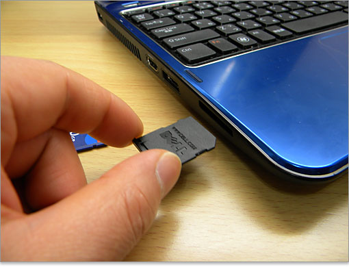 Inspiron 15R（N5110）では8規格対応メディアカードスロットを装備