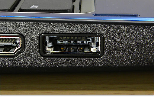 このUSB2.0/eSATA共有端子