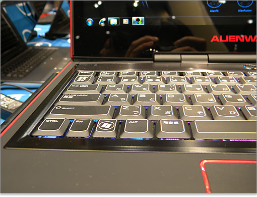 斜め角度から。エイリアン