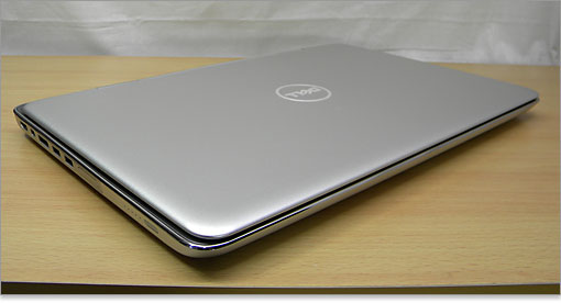 天板はアルマイト加工のアルミニウムボディ。