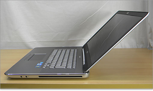 、約2.5センチの厚さという極薄ぶり。デルの社内分析（2011年2月）