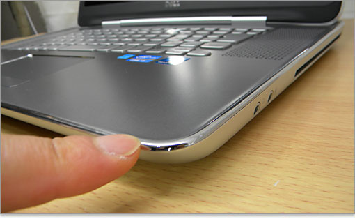 XPS 15のアルミ削り出しエッジのほうがリッチ。