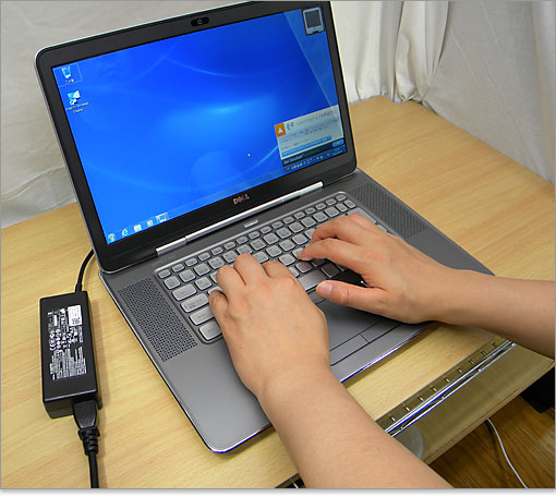 パームレストにゆったりと手を置くことができます