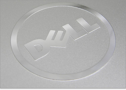 DELLロゴはわずかに半立体