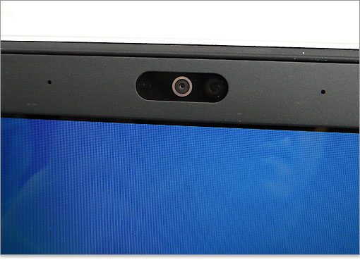 XPS 15z（L511z）ベゼル部分、上部の中央