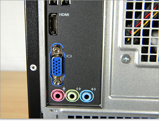 HDMI端子、VGA端子を装備
