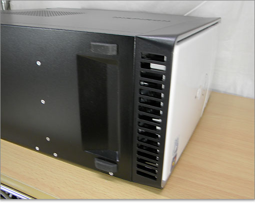 底面手前側に窪み