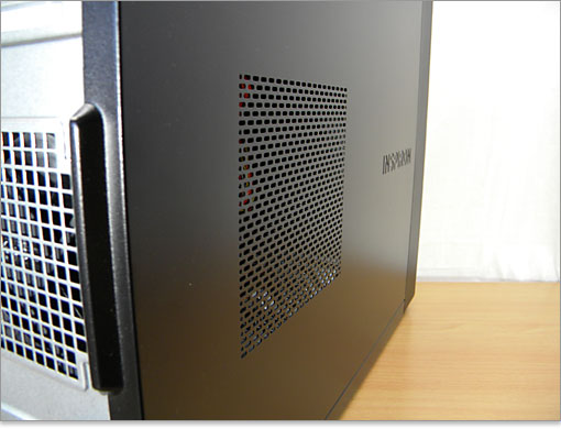 スライドするための取っ手が付いています。