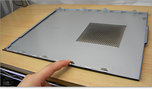 鉤爪部分に変更が見られます。