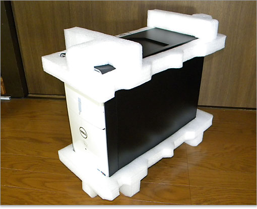 天地に緩衝材で保護されています。