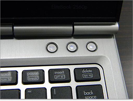 ワイヤレスON/OFFボタン等の機能ボタン。