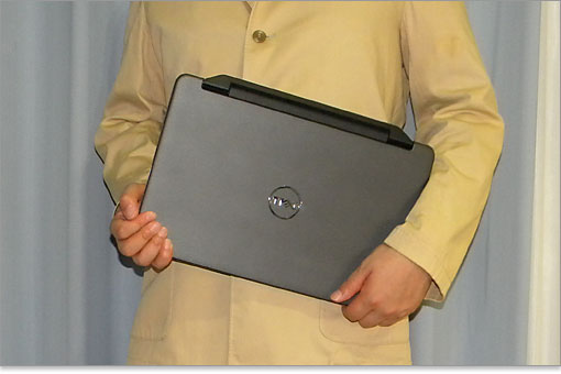 Vostro 1540の寸法および重量