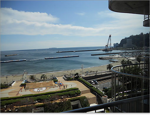 熱海城や熱海後楽園の方角