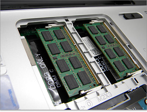 4GB DDR3メモリを2枚搭載