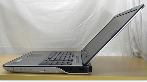 XPS 17（L702X）可動域が広いとは言い難い