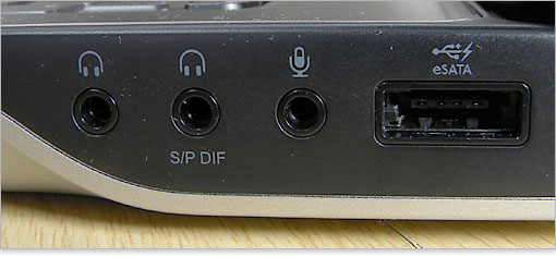 eSATA端子と共有で、外付けHDDのバックアップ