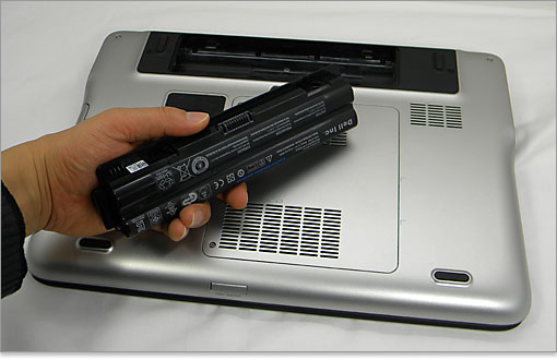 XPS 15本体とのサイズ比較。