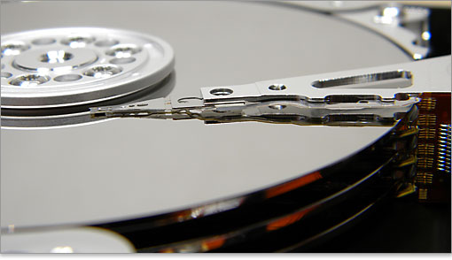 磁気ヘッドとプラッタ