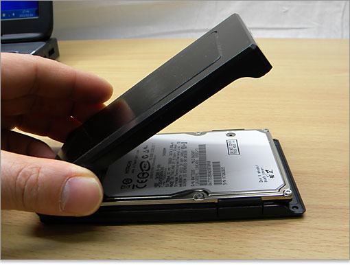 XPS 17とeSATA接続します。eSATA接続はUSB2.0より圧倒的に速い