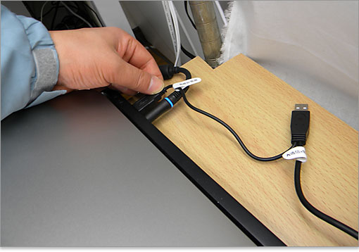 SATAは電源供給機能はない