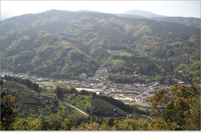 石垣山一夜城の展望台より