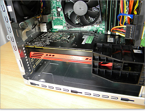 XPS 8300には、グラフィックカードにATI Radeon HD 5770 （ビデオメモリ1GB）を搭載