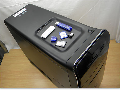 XPS 8300の前面や背面には接続