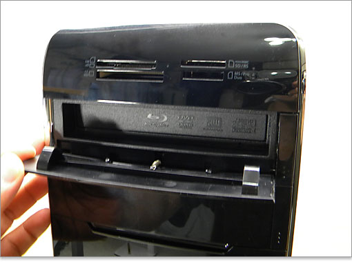 光学ドライブにブルーレイドライブ