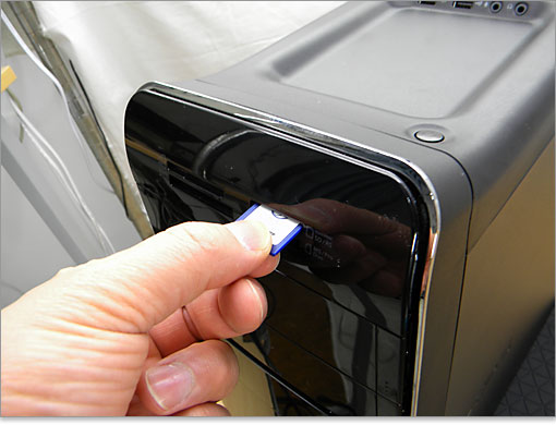 XPS 8100のSDカードを挿入してみます