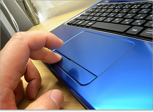 大きめなので操作はしやすいです。