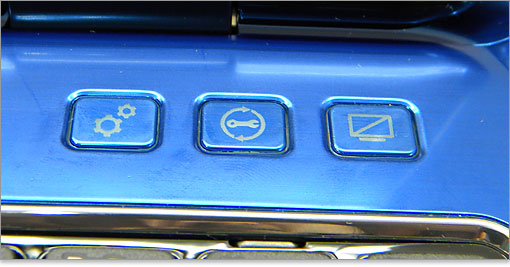 Inspiron 15R（N5010）ではキーボード回りには電源ボタンのみ