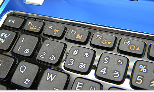 タッチパッド機能ON/OFF、モニタ輝度調整