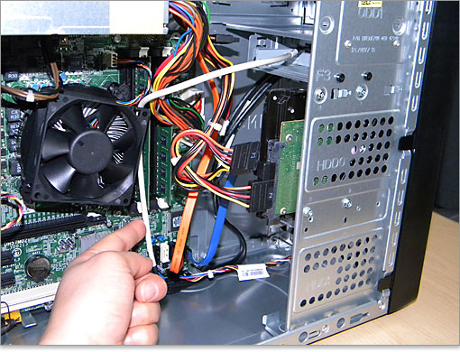 白いケーブルです。