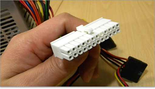 メインコネクタ