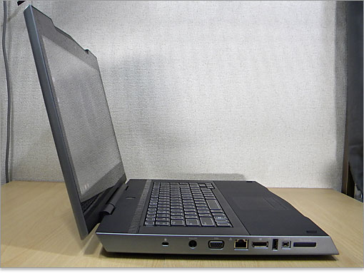 DisplayPort端子を装備します