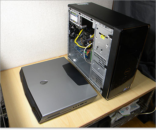 Alienware M15xを閉じた様子。