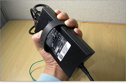 150WのACアダプタ。A