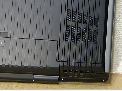 右側にある通気口