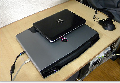 Inspiron mini 10vとは、こんなにもサイズの違いがあります。