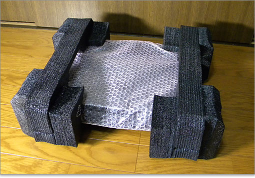 Alienware本体と緩衝材です。