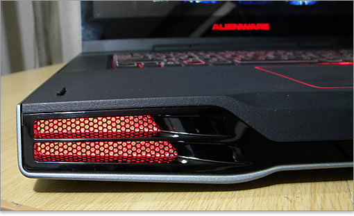 スピーカー部分。