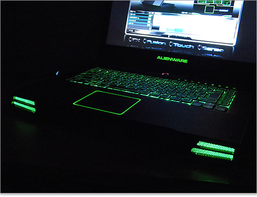 暗闇のグリーン。