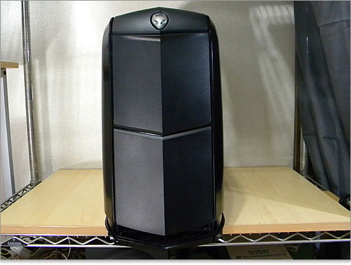 Alienware Aurora ALXの正面をチェック。