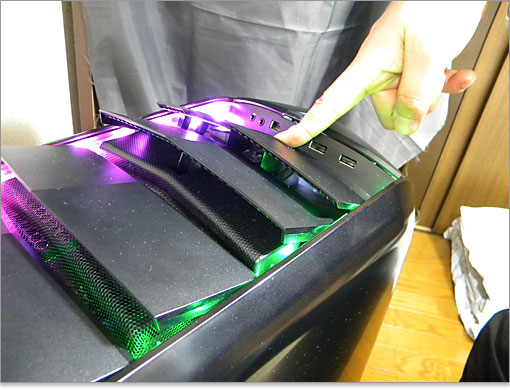 最後まで押し込むと、固定されます。