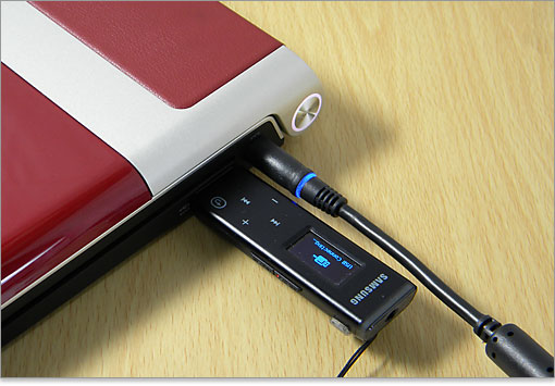 eSATA端子（USB共用）はPower Share USB仕様