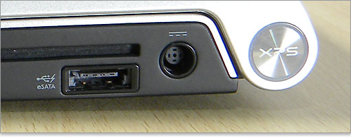 右側面にあるeSATAは、USB共用となっています。
